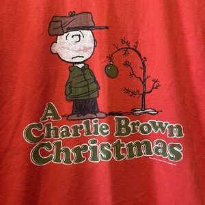 A Charlie Brown Christmas T Shirt Peanuts Medium Red Green Short Sleeve‎